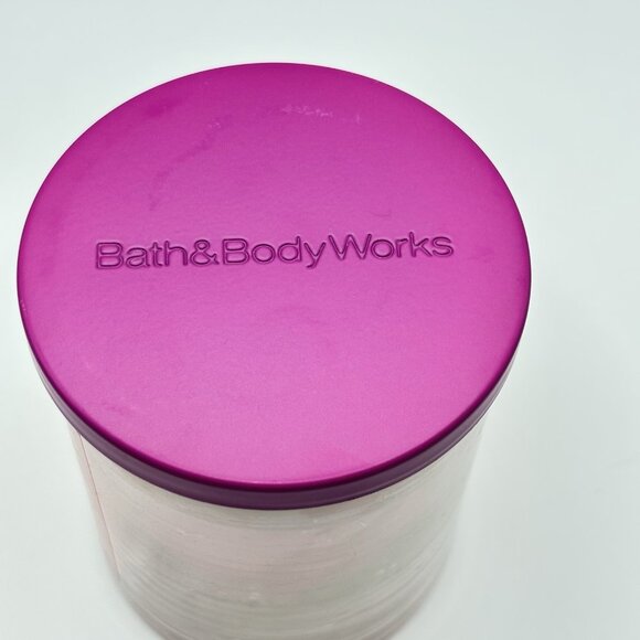 Bath & Body Works Sweet Heart Cherry Valentine’s Day Single Wick Candle 8 oz - Picture 2 of 10